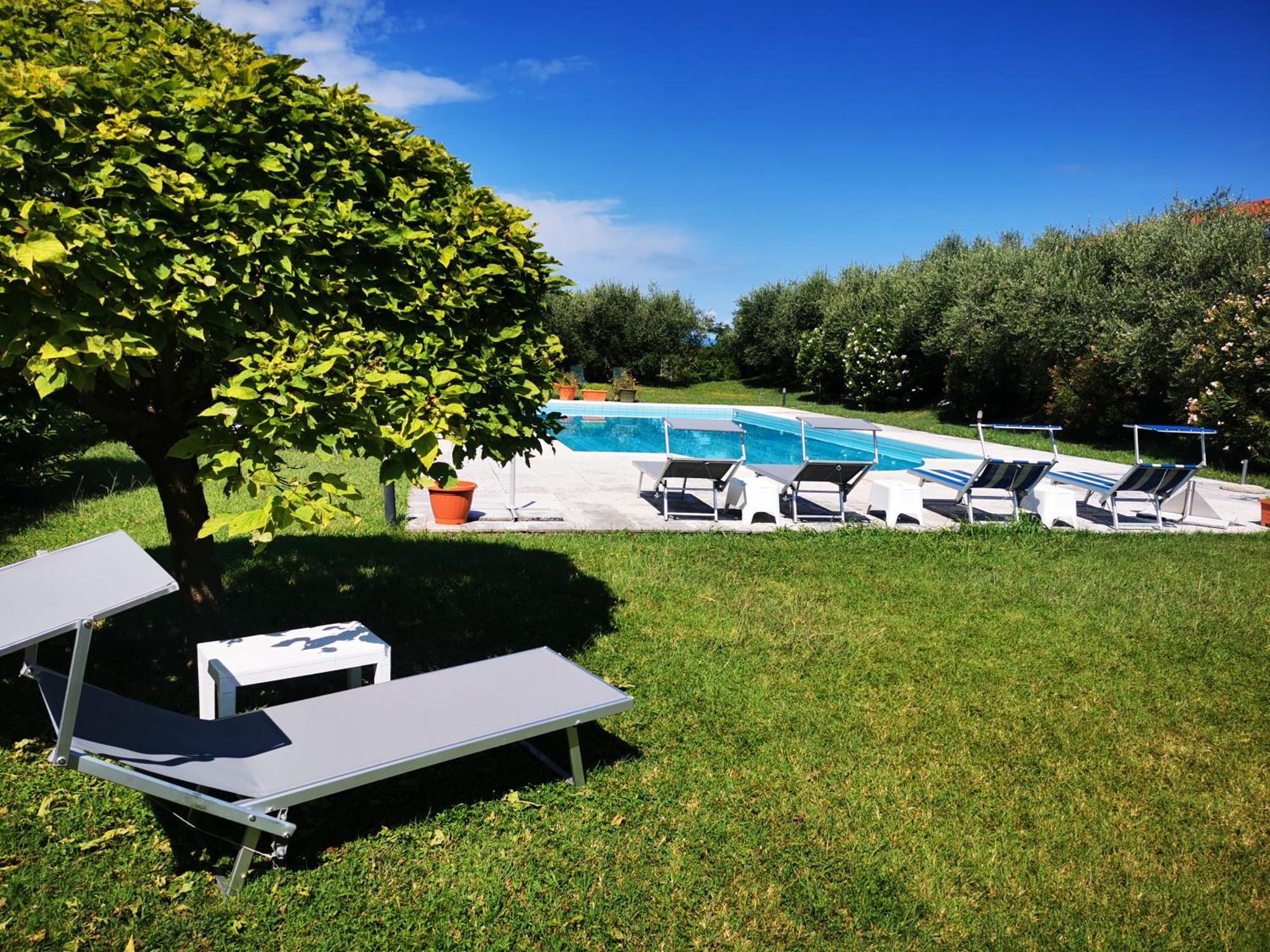 Casa Ghirlanda Con Piscina E Campo Da Tennis Lazise Eksteriør bilde