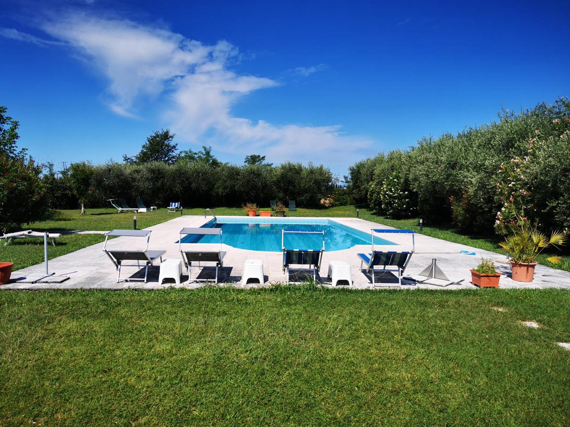 Casa Ghirlanda Con Piscina E Campo Da Tennis Lazise Eksteriør bilde