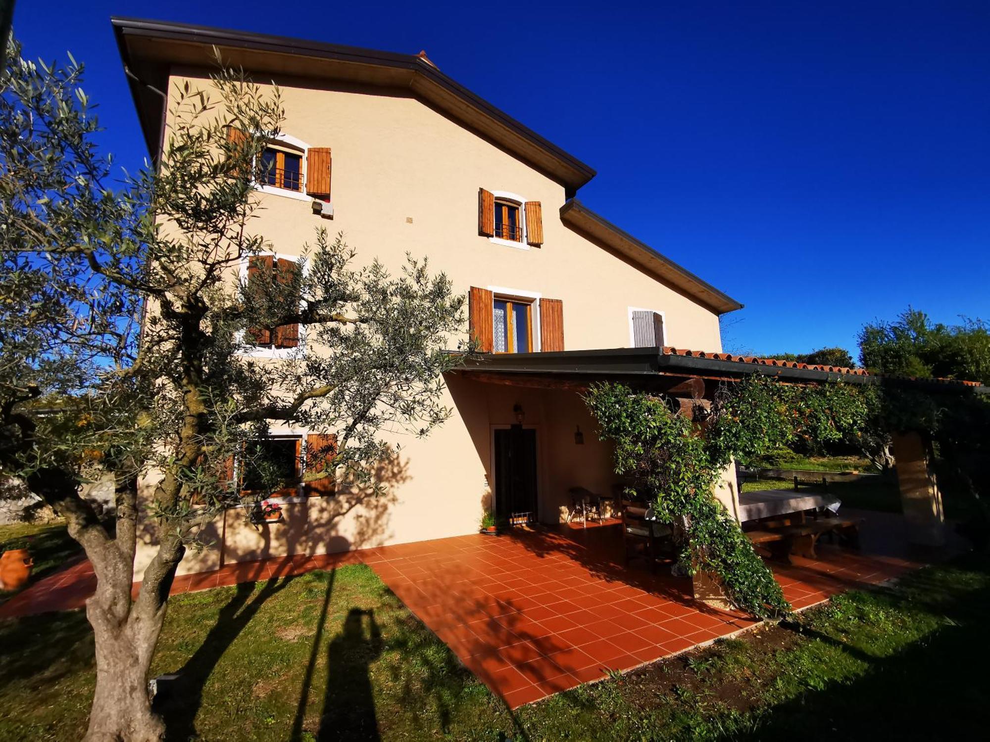 Casa Ghirlanda Con Piscina E Campo Da Tennis Lazise Eksteriør bilde